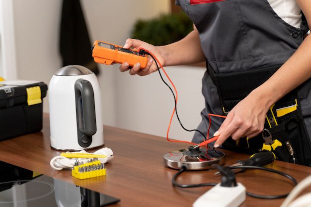 Cum să alegi echipamentele electrice potrivite pentru apartamente noi